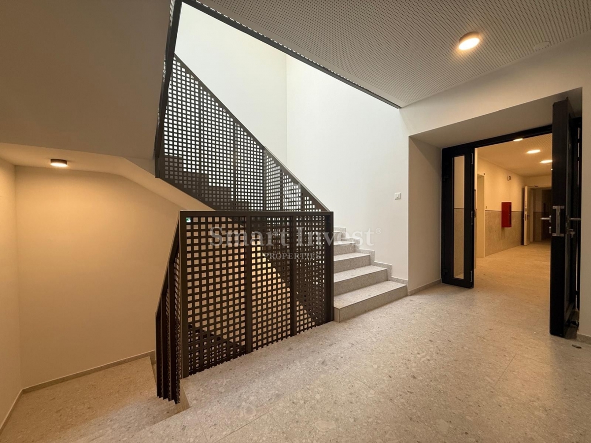 RIJEKA, Vrhunsko 4-sobno stanovanje s pogledom na morje in garažo, prodamo