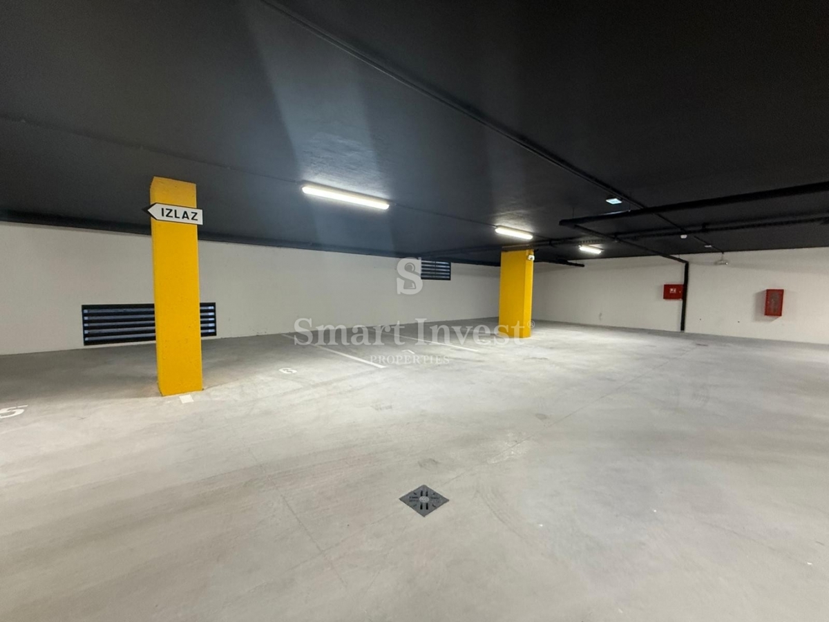 RIJEKA, Vrhunsko 4-sobno stanovanje s pogledom na morje in garažo, prodamo