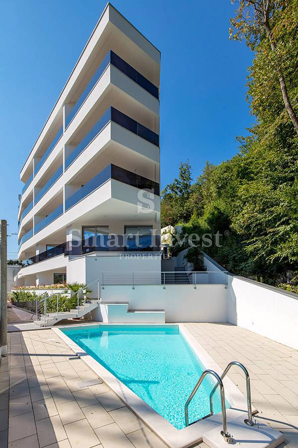 OPATIJA, stanovanje s pogledom na morje v kompleksu z bazenom