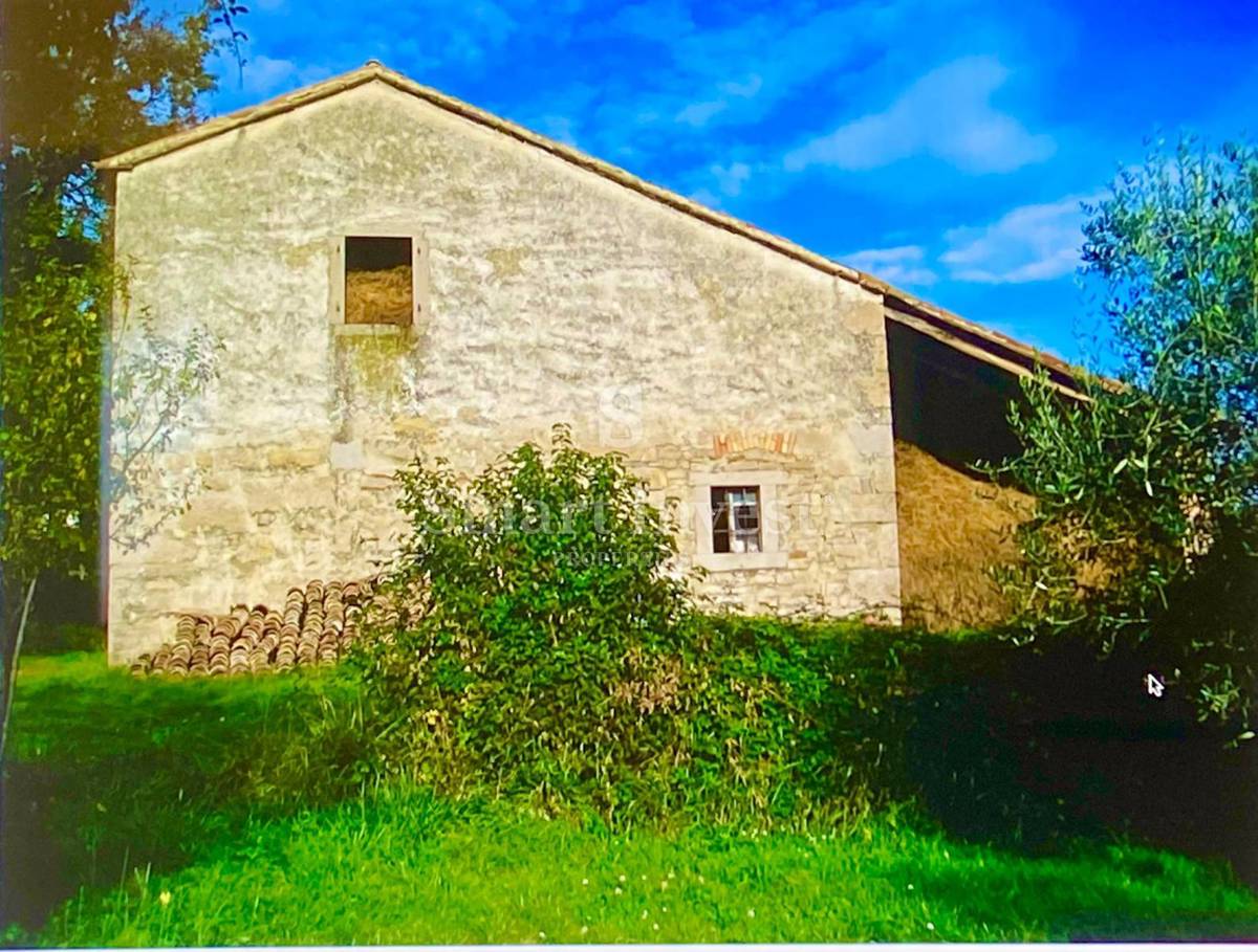 Zemljišče Hum, Buzet, 2.257m2