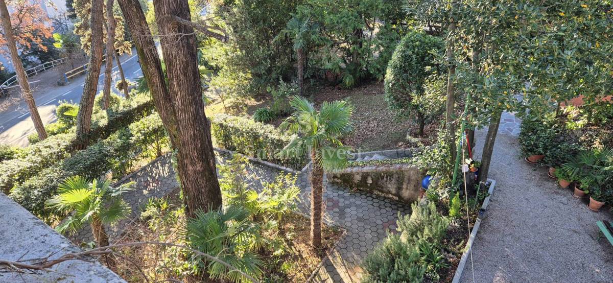 OPATIJA, etaža vile s parkiriščem blizu morja