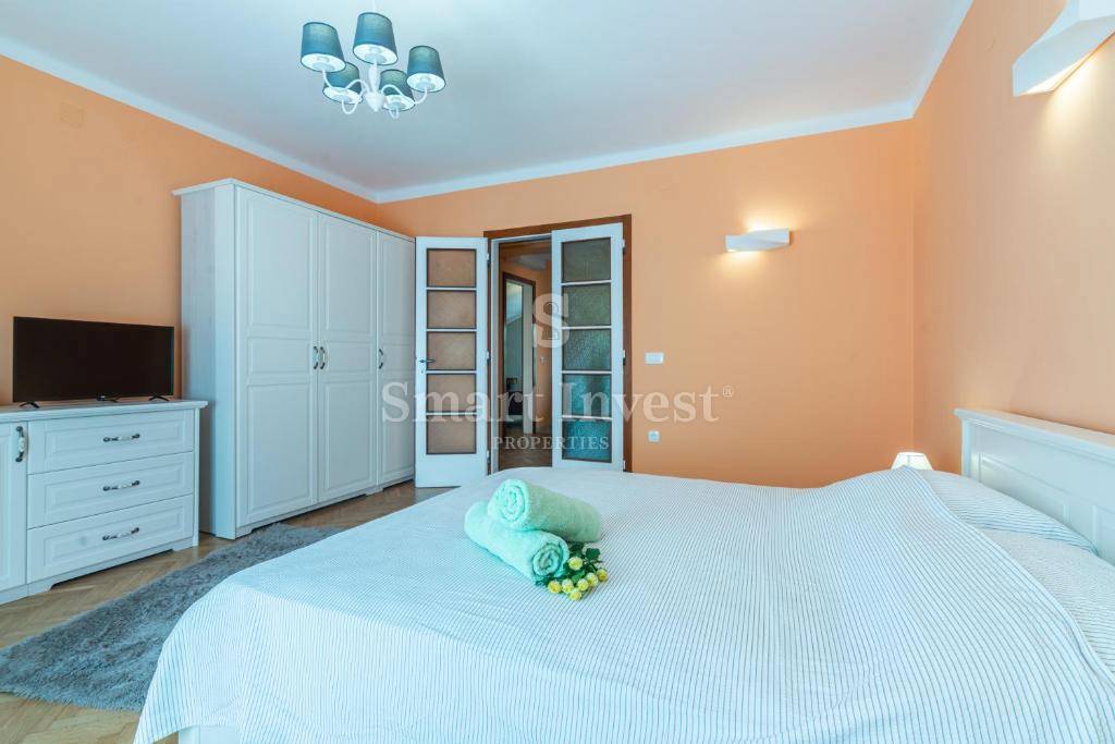 OPATIJA, etaža vile s parkiriščem blizu morja