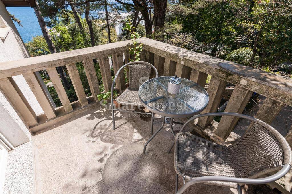 OPATIJA, etaža vile s parkiriščem blizu morja