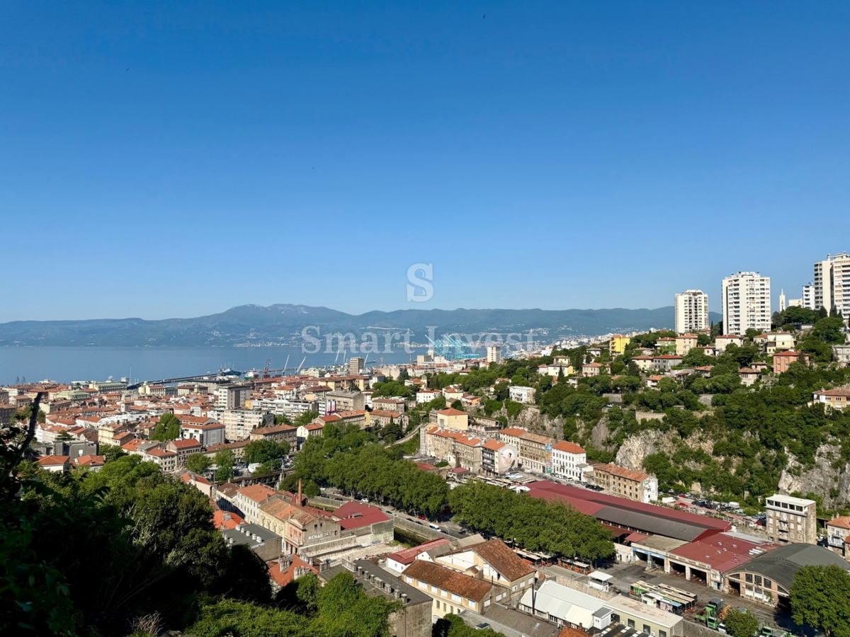 TRSAT, stanovanje s panoramskim pogledom na morje in teraso!