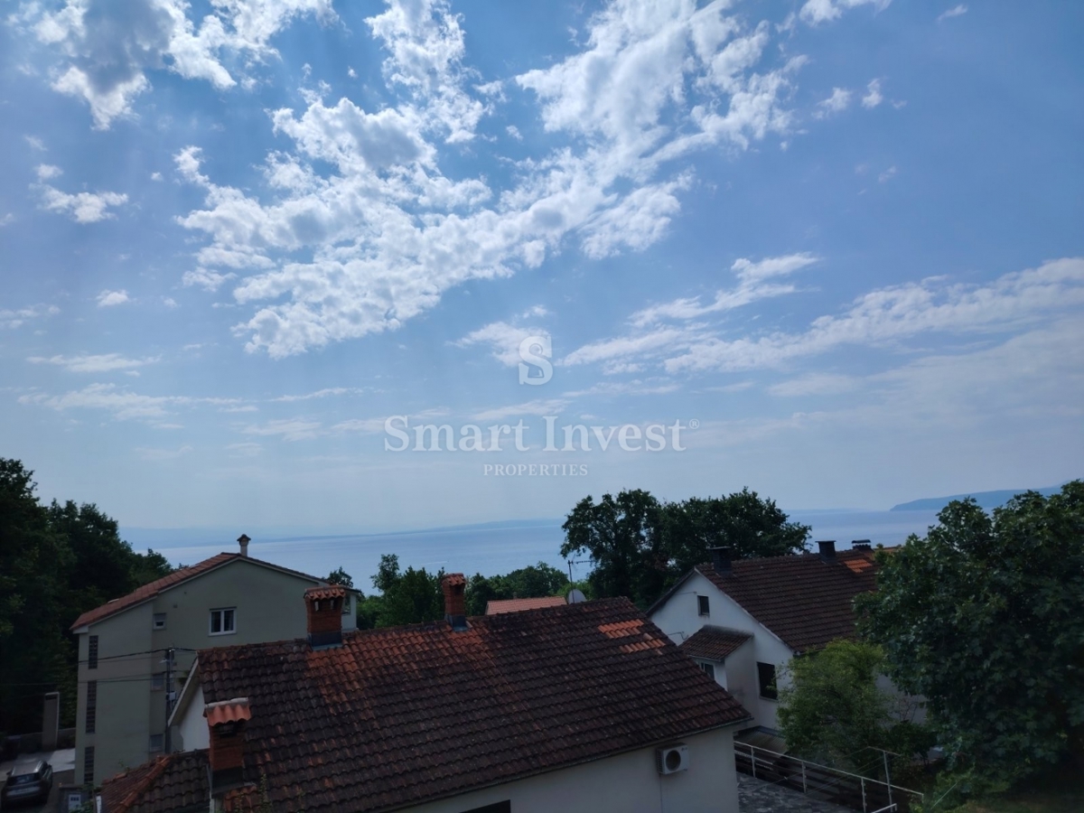 LOVRAN, hiša s prostorno parcelo 2437 m2