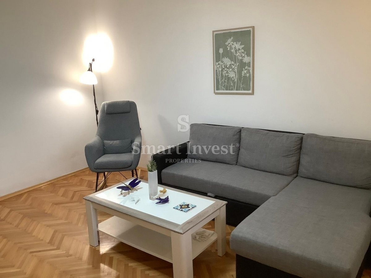 LOVRAN, hiša s prostorno parcelo 2437 m2