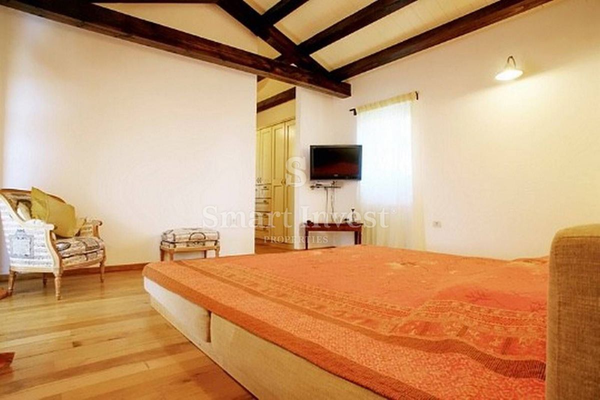 ISTRIA - POREČ vicinity, Beautiful 4-bedroom stone villa with pool