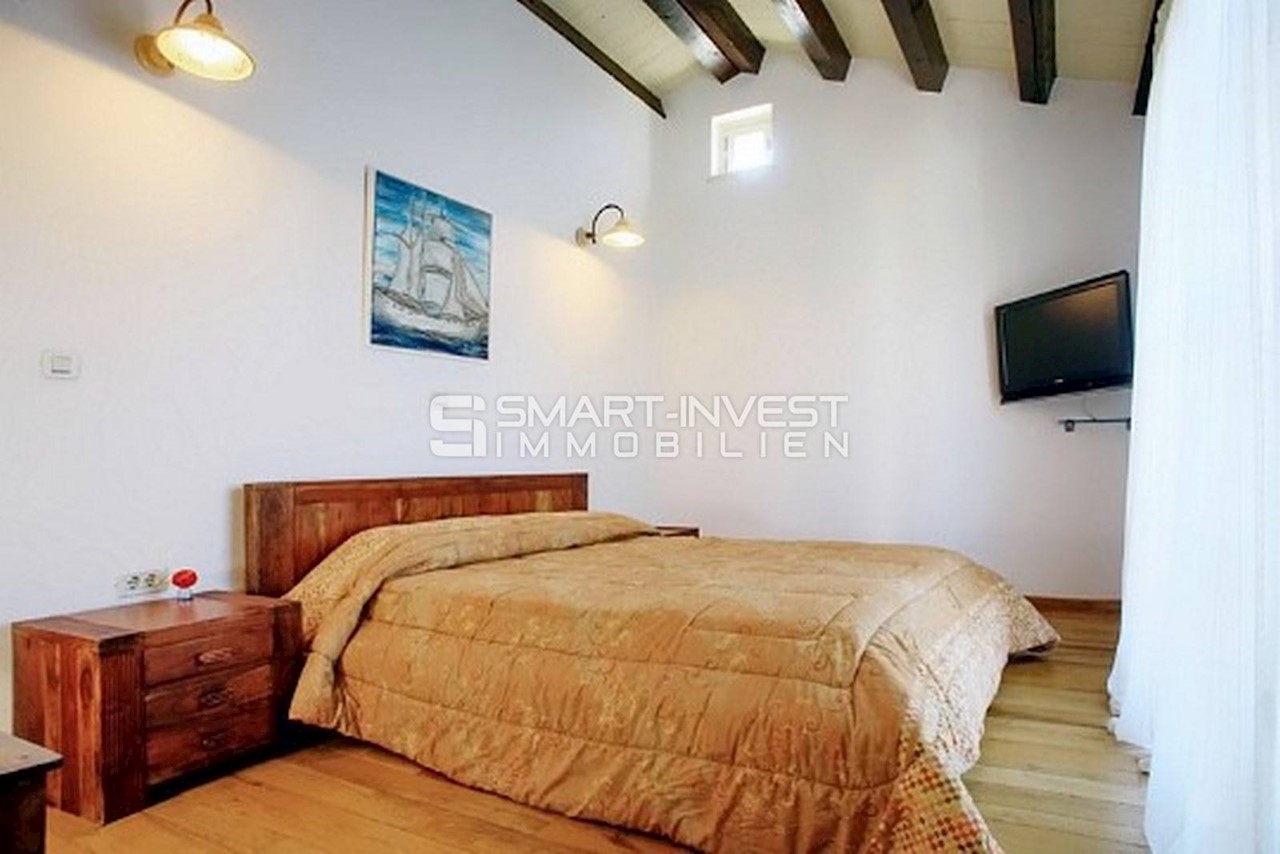 ISTRIA - POREČ vicinity, Beautiful 4-bedroom stone villa with pool