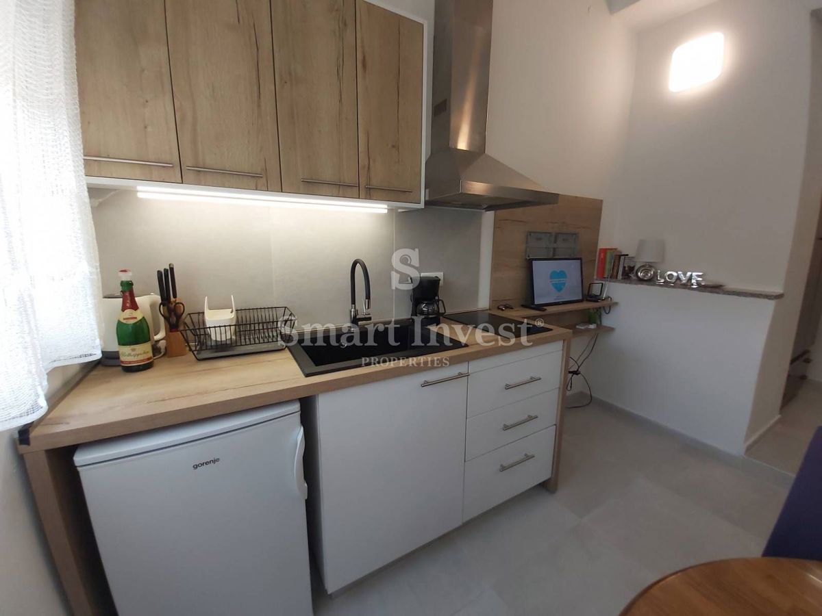 OPATIJA, Two apartments of 60 m2 in total, with terrace and small garden