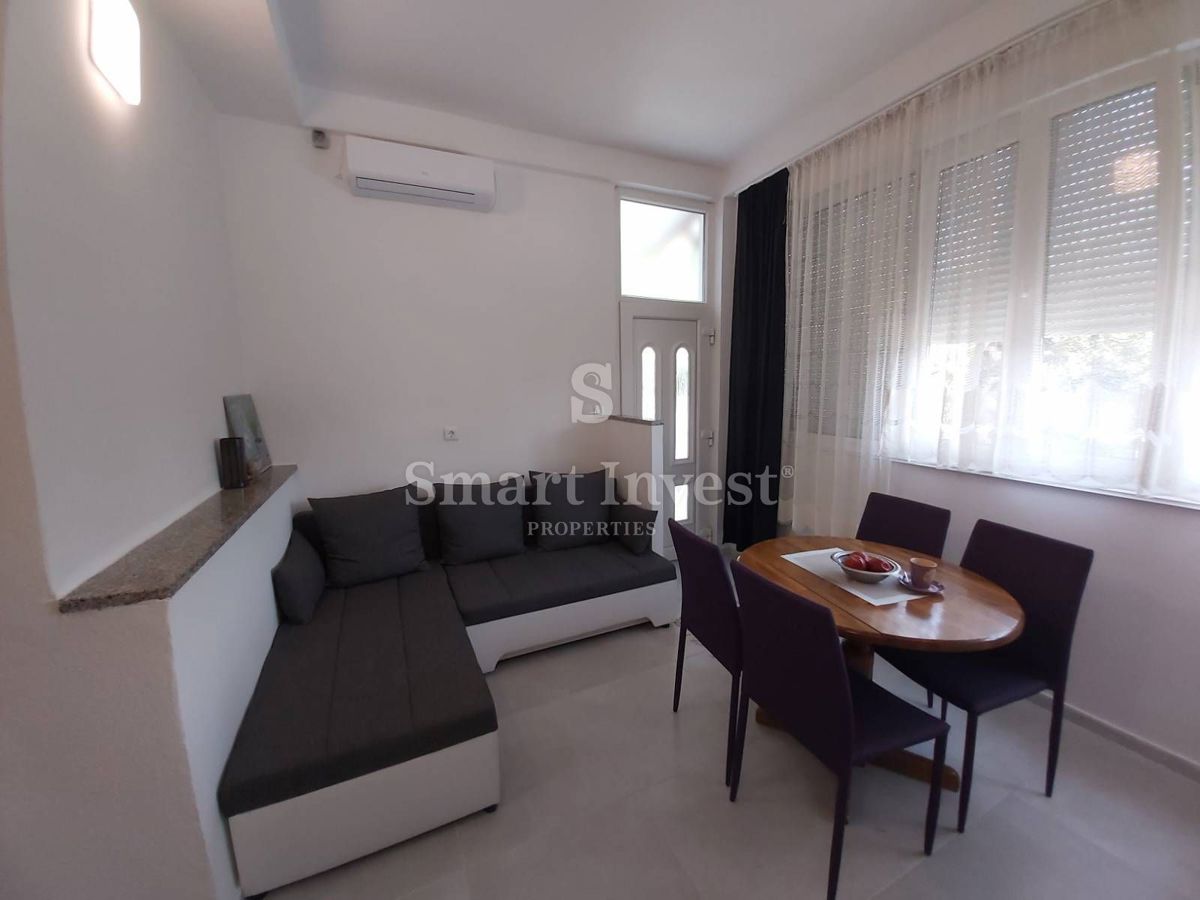 OPATIJA, Two apartments of 60 m2 in total, with terrace and small garden