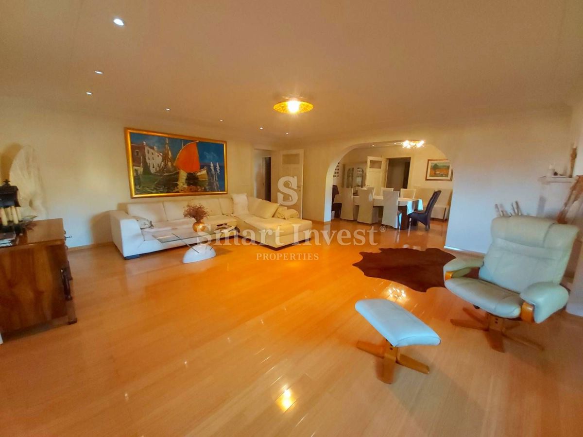 OPATIJA, Exclusive 2-bedrooms flat in Austro-Hungarian villa near the sea
