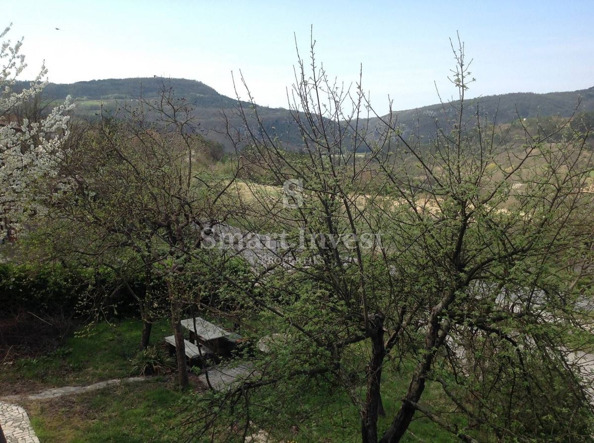 CENTRAL ISTRIA - BUZET, Detached house of 350 m2