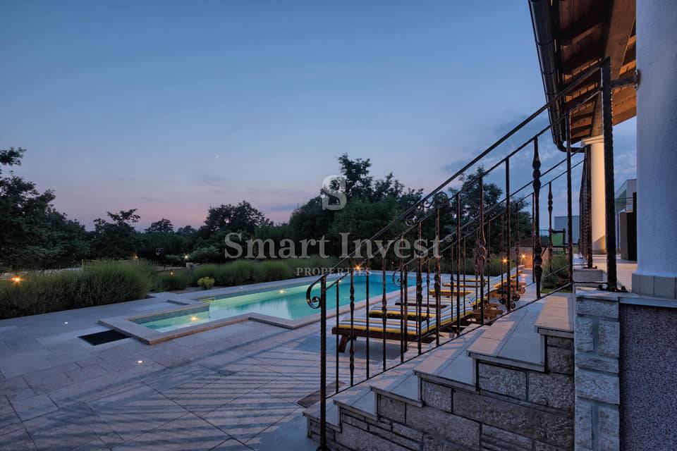 ISTRIA - Svetvinčenat, 5-bedrooms house with pool, on a secluded location