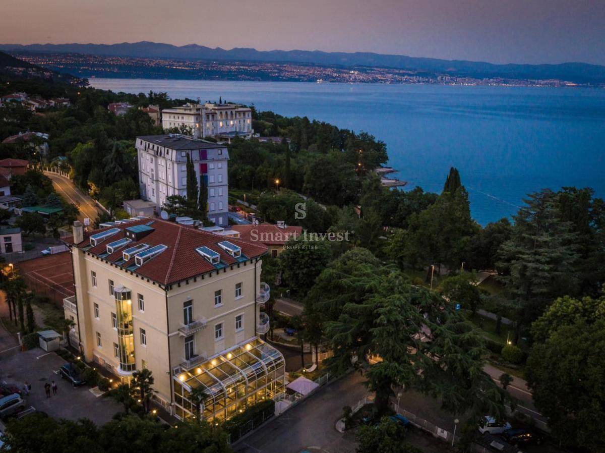 OPATIJA RIVIERA, 4-STARS HOTEL, 50 m to the sea