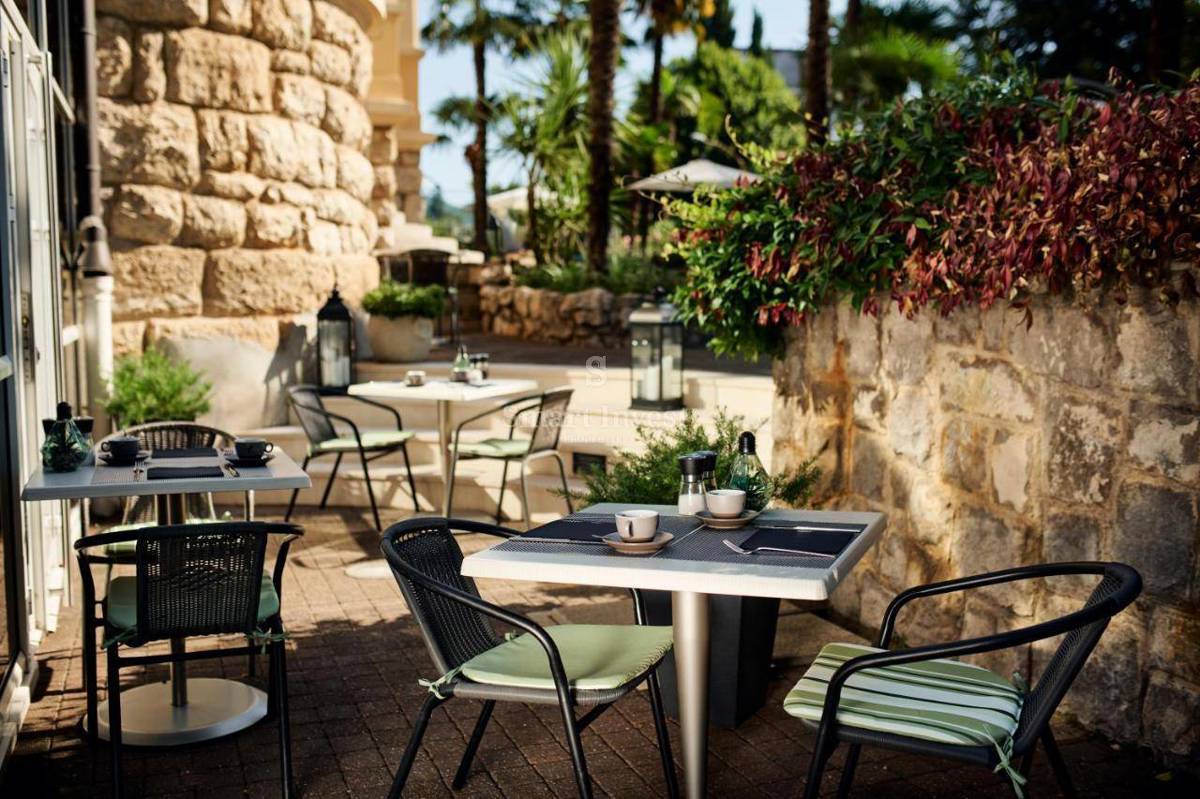 OPATIJA RIVIERA, 4-STARS HOTEL, 50 m to the sea