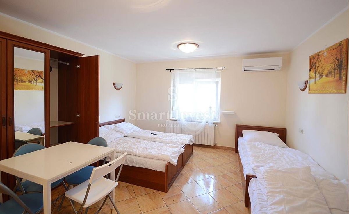 ISTRA - MEDULIN, Apartmajska hiša z bazenom in pogledom na morje - 400 m do morja!