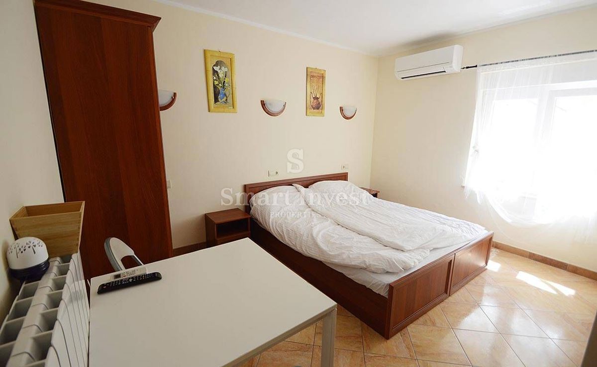 ISTRA - MEDULIN, Apartmajska hiša z bazenom in pogledom na morje - 400 m do morja!