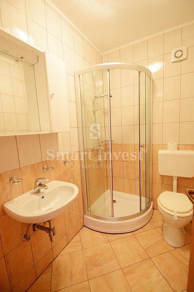 ISTRA - MEDULIN, Apartmajska hiša z bazenom in pogledom na morje - 400 m do morja!