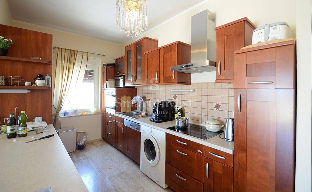 ISTRA - MEDULIN, Apartmajska hiša z bazenom in pogledom na morje - 400 m do morja!