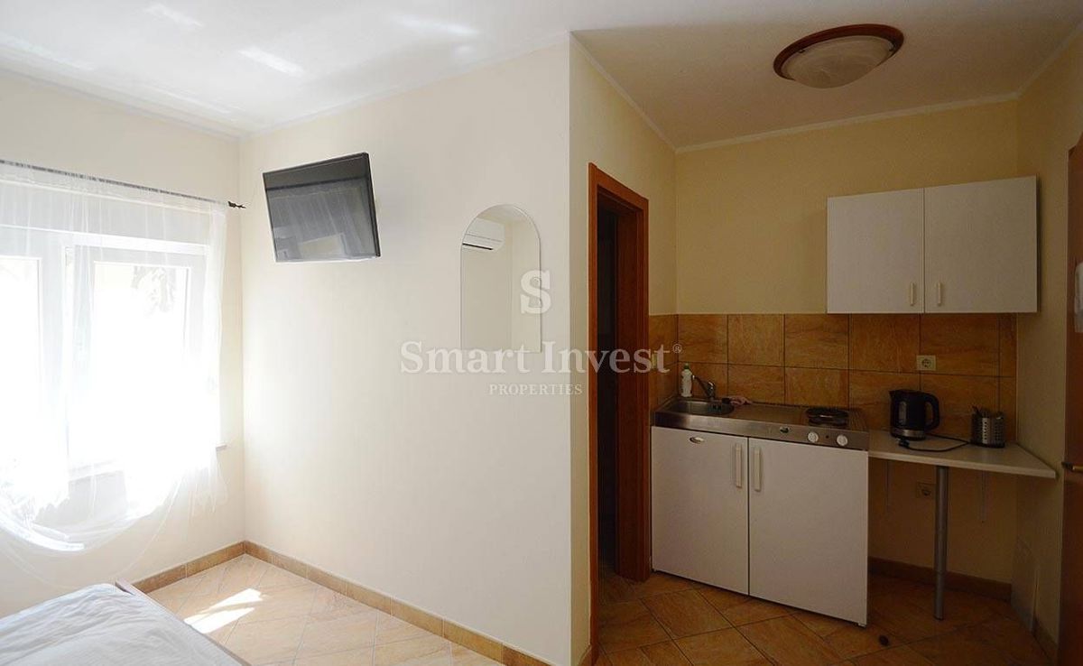 ISTRA - MEDULIN, Apartmajska hiša z bazenom in pogledom na morje - 400 m do morja!
