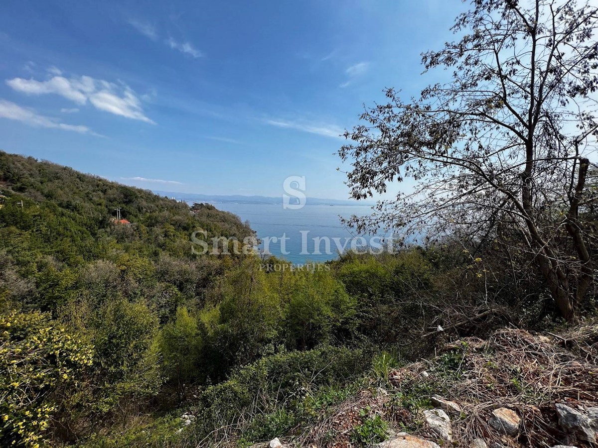 RIVIERA OF OPATIJA - MEDOPATIJSKA RIVIERA - MEDVEJA, Zazidljivo zemljišče blizu morja, prodamoVEJA, Buildling land plot near the sea, for sale