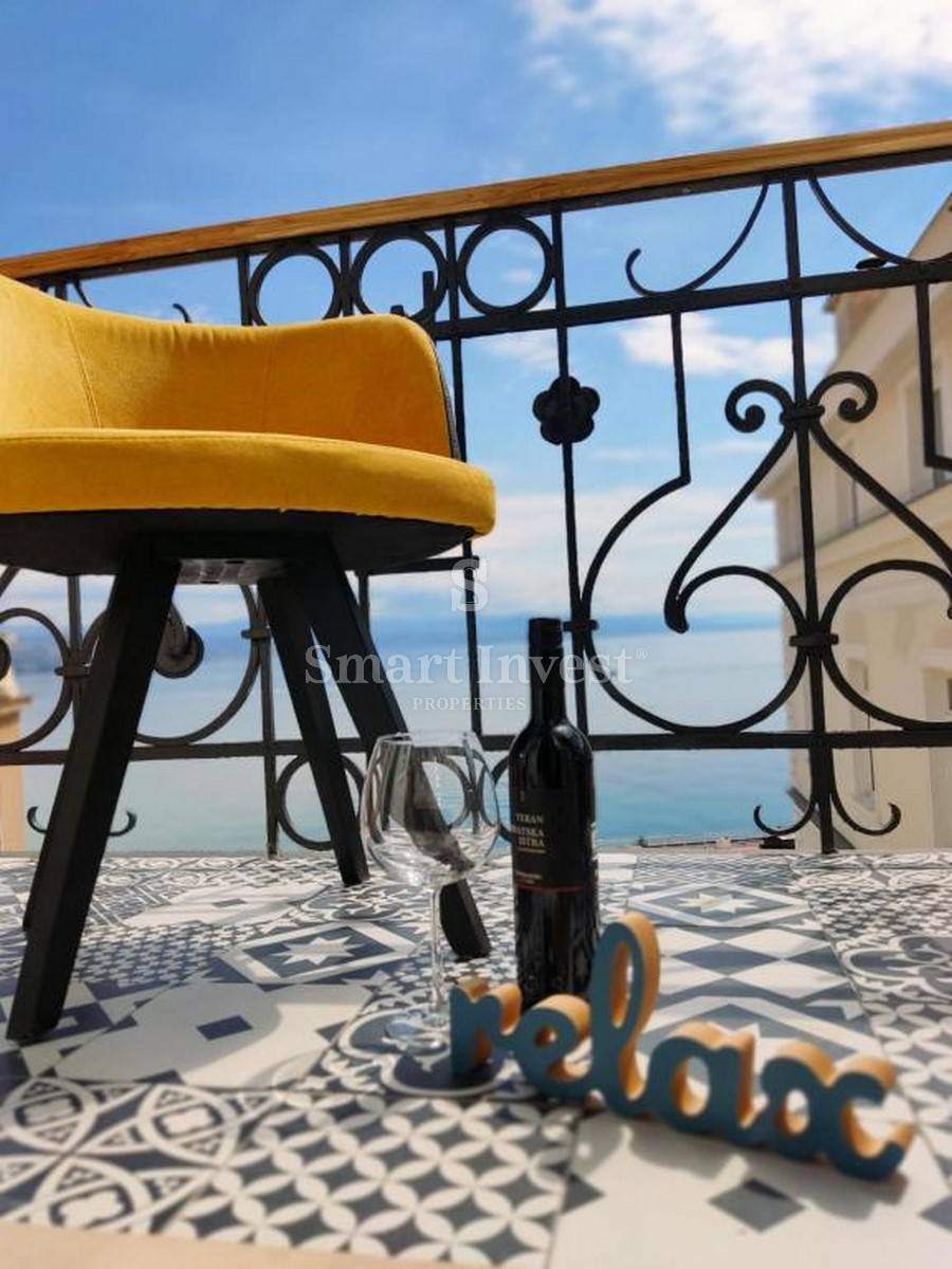 OPATIJA - CENTER, 2-sobno stanovanje z balkonom in pogledom na morje