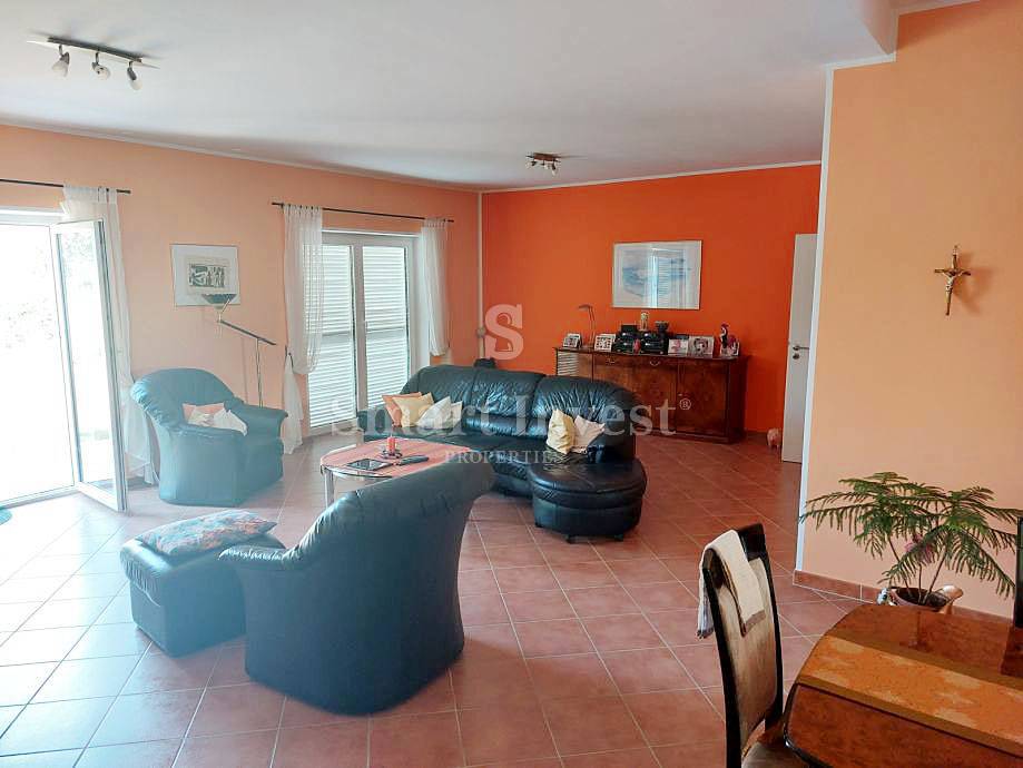 ISTRIA - POREČ, COMFORTABLE 4-BEDROOMS HOUSE, 4 km to the sea