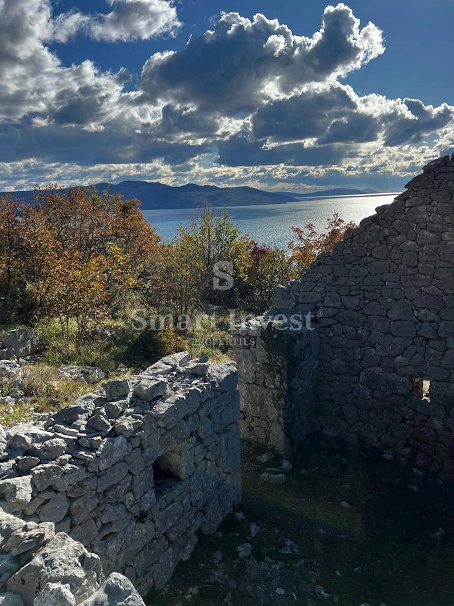 OPATIJA RIVIERA, Land of 3.282 m2 with 7 ruin stone houses and panoramic sea view