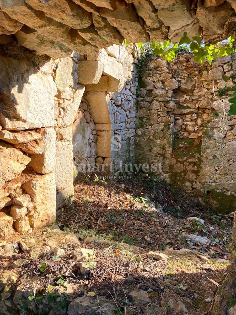 OPATIJA RIVIERA, Land of 3.282 m2 with 7 ruin stone houses and panoramic sea view