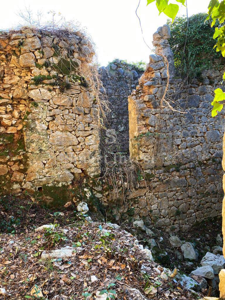 OPATIJA RIVIERA, Land of 3.282 m2 with 7 ruin stone houses and panoramic sea view
