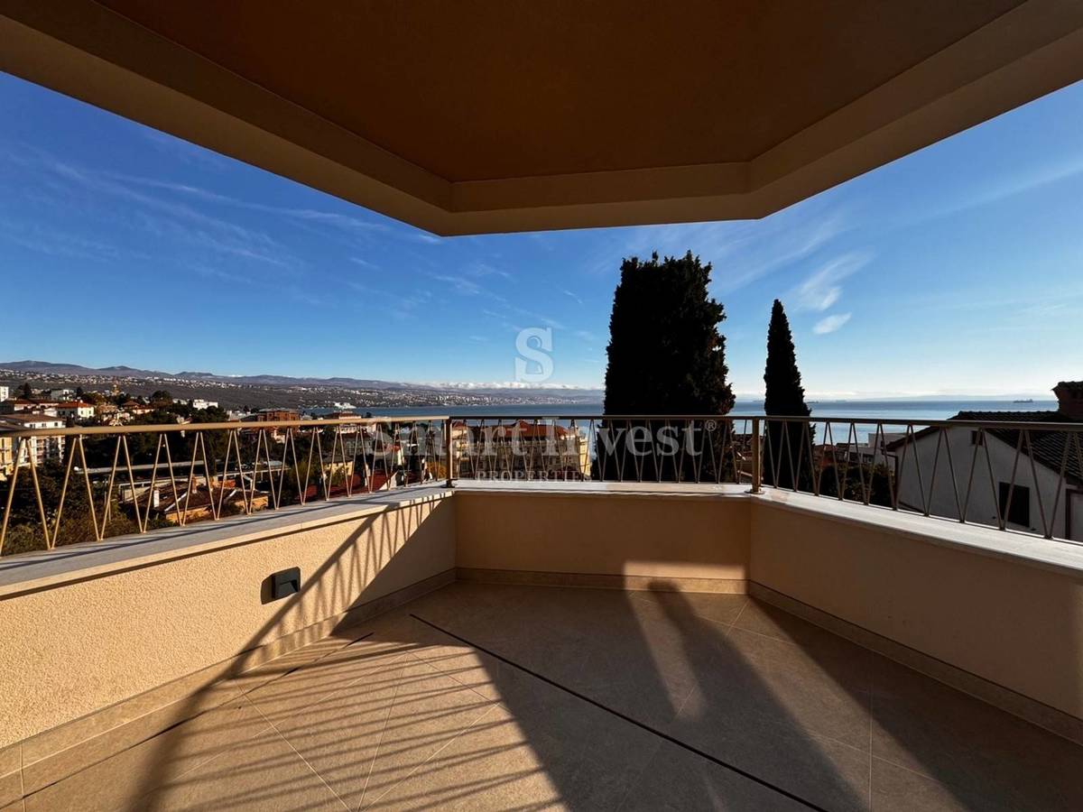 OPATIJA - CENTER, Luxury penthouse with roof terrace and pool near the sea! (S3) 