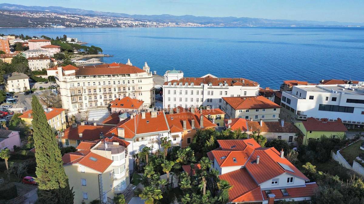 OPATIJA - CENTER, Luxury penthouse with roof terrace and pool near the sea! (S3) 