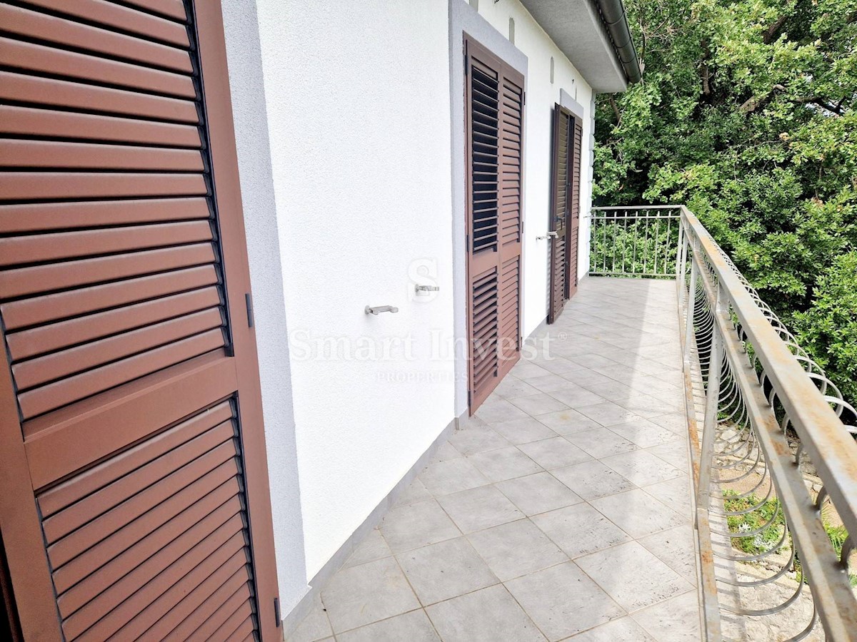 OPATIJA - POBRI, Samostojna hiša s 3 apartmaji