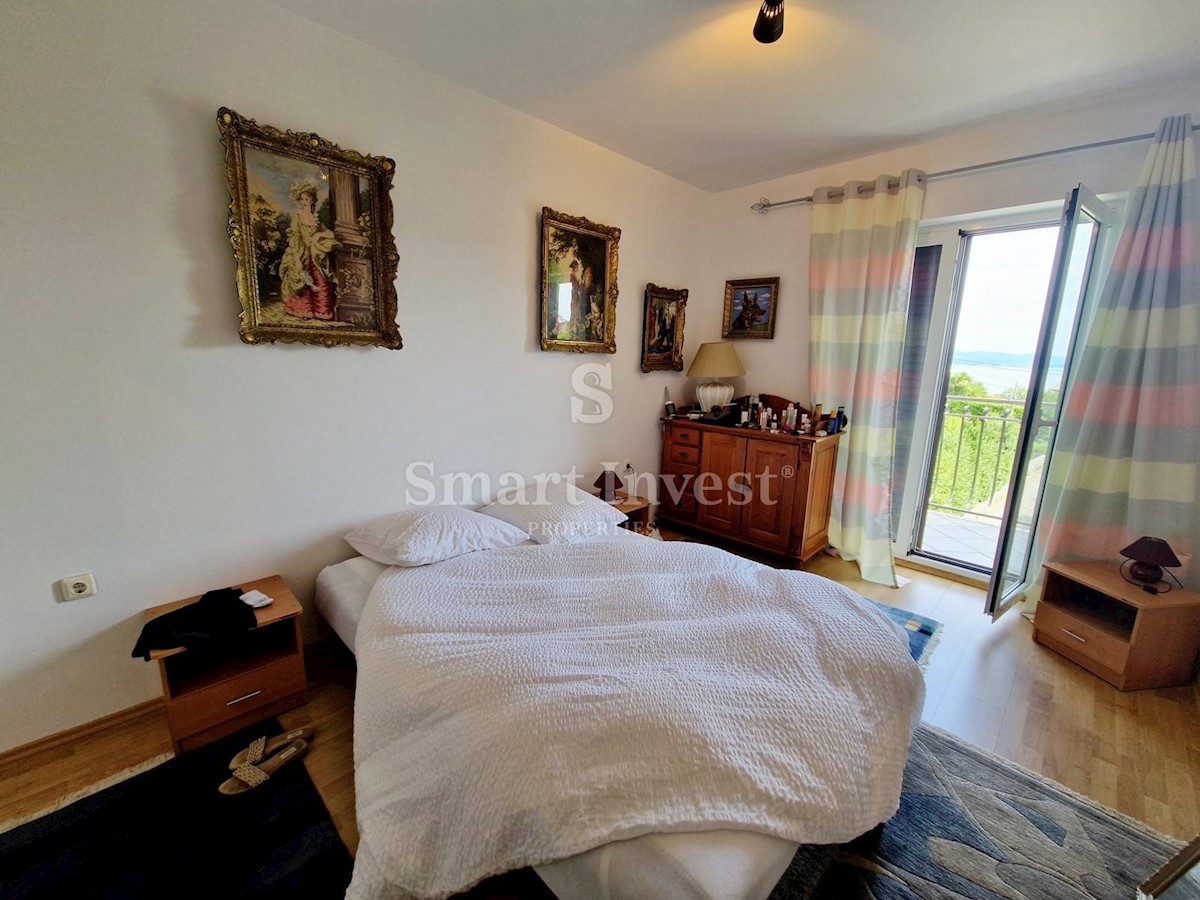 OPATIJA - POBRI, Samostojna hiša s 3 apartmaji