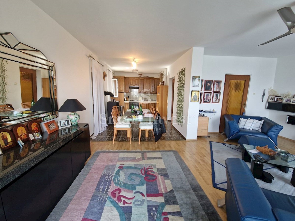 OPATIJA - POBRI, Samostojna hiša s 3 apartmaji