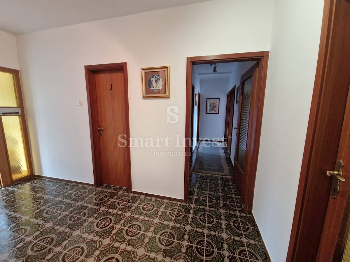 OPATIJA - POBRI, Samostojna hiša s 3 apartmaji