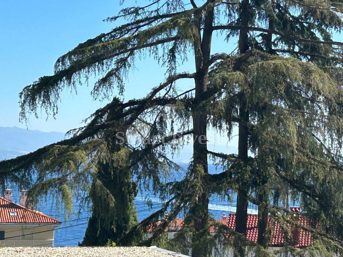 OPATIJA - CENTER, stanovanje z veliko teraso in čudovitim pogledom na morje