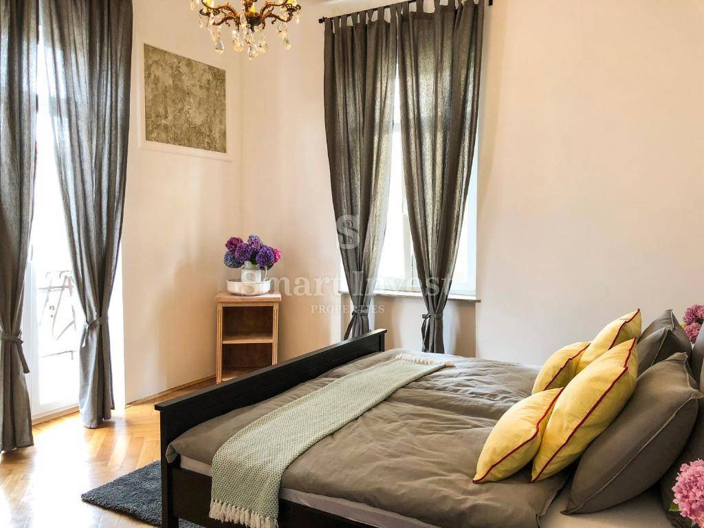OPATIJA - CENTER, dva prenovljena apartmaja v zgodovinski vili, 50 m do morja