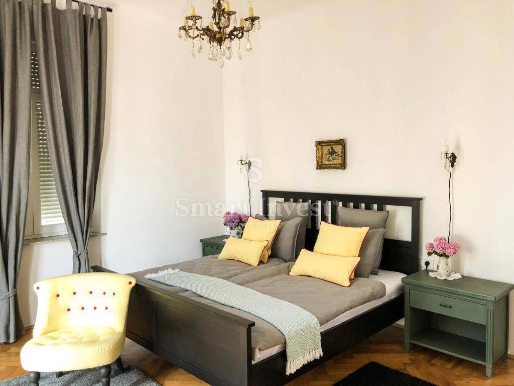 OPATIJA - CENTER, dva prenovljena apartmaja v zgodovinski vili, 50 m do morja