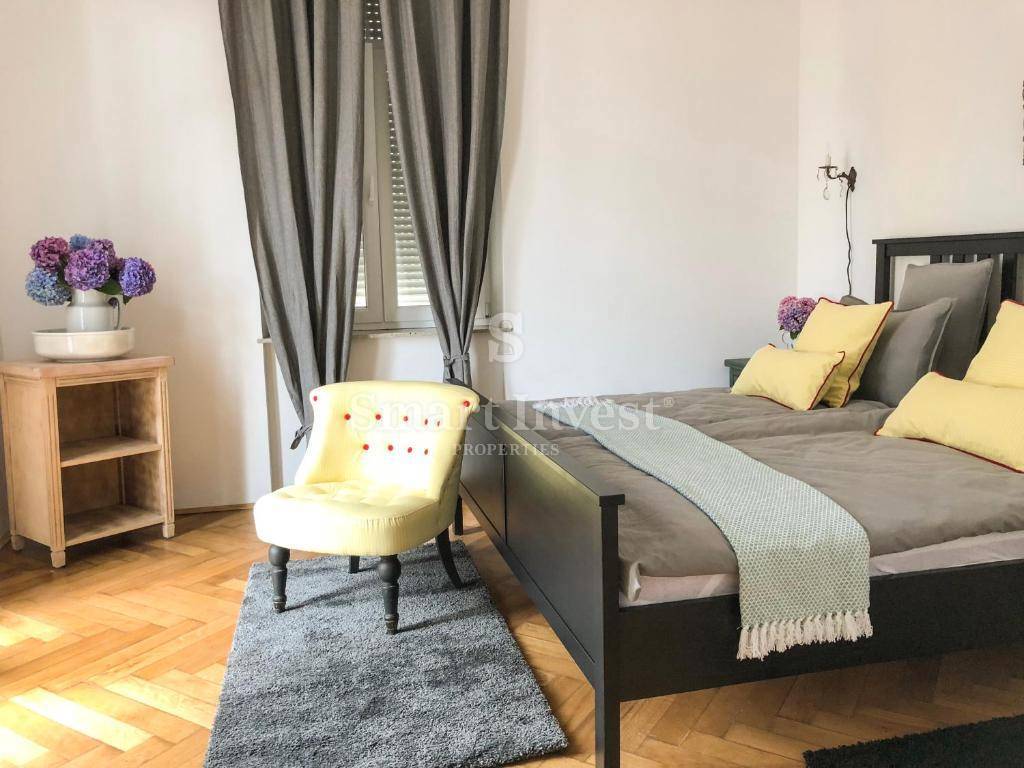OPATIJA - CENTER, dva prenovljena apartmaja v zgodovinski vili, 50 m do morja