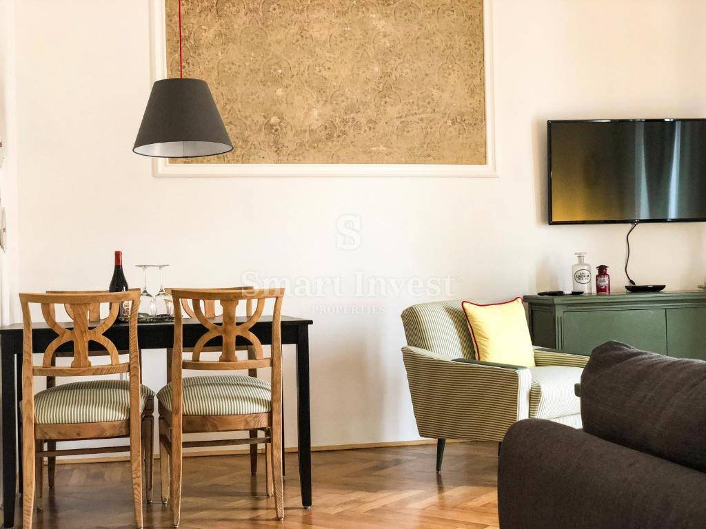 OPATIJA - CENTER, dva prenovljena apartmaja v zgodovinski vili, 50 m do morja