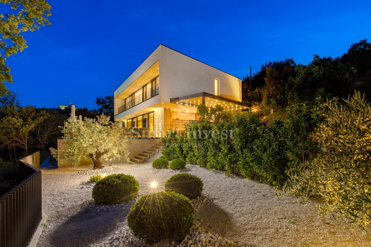 MOŠĆENICE, luksuzna vila z bazenom in panoramskim pogledom na morje