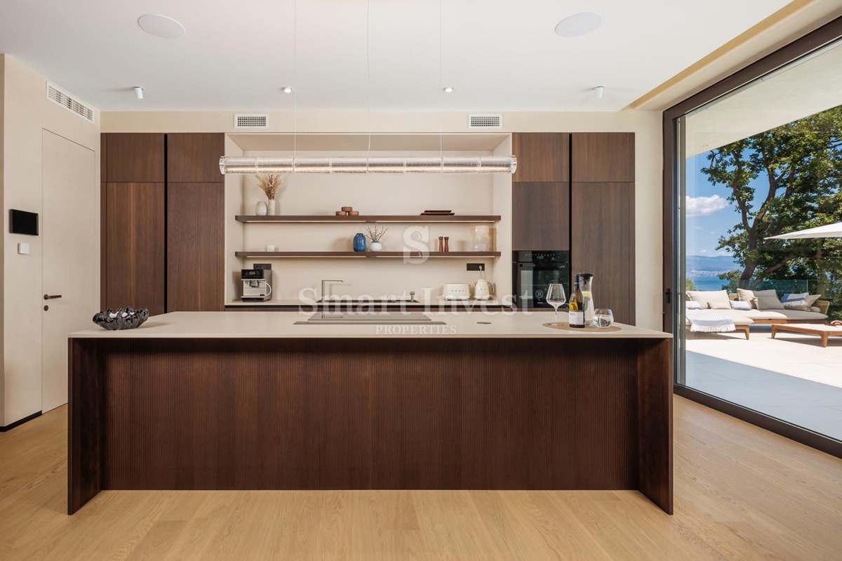 MOŠĆENICE, luksuzna vila z bazenom in panoramskim pogledom na morje