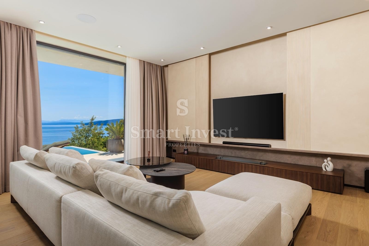 MOŠĆENICE, luksuzna vila z bazenom in panoramskim pogledom na morje