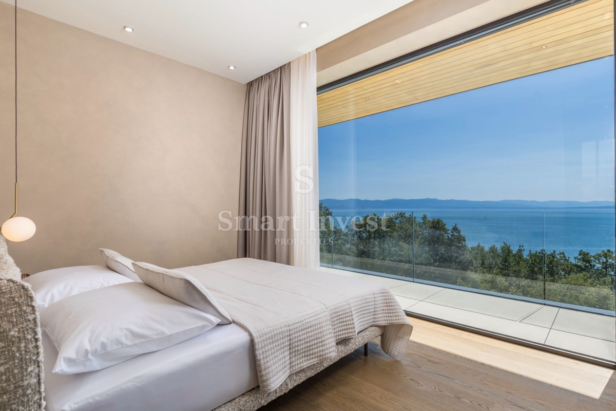 MOŠĆENICE, luksuzna vila z bazenom in panoramskim pogledom na morje