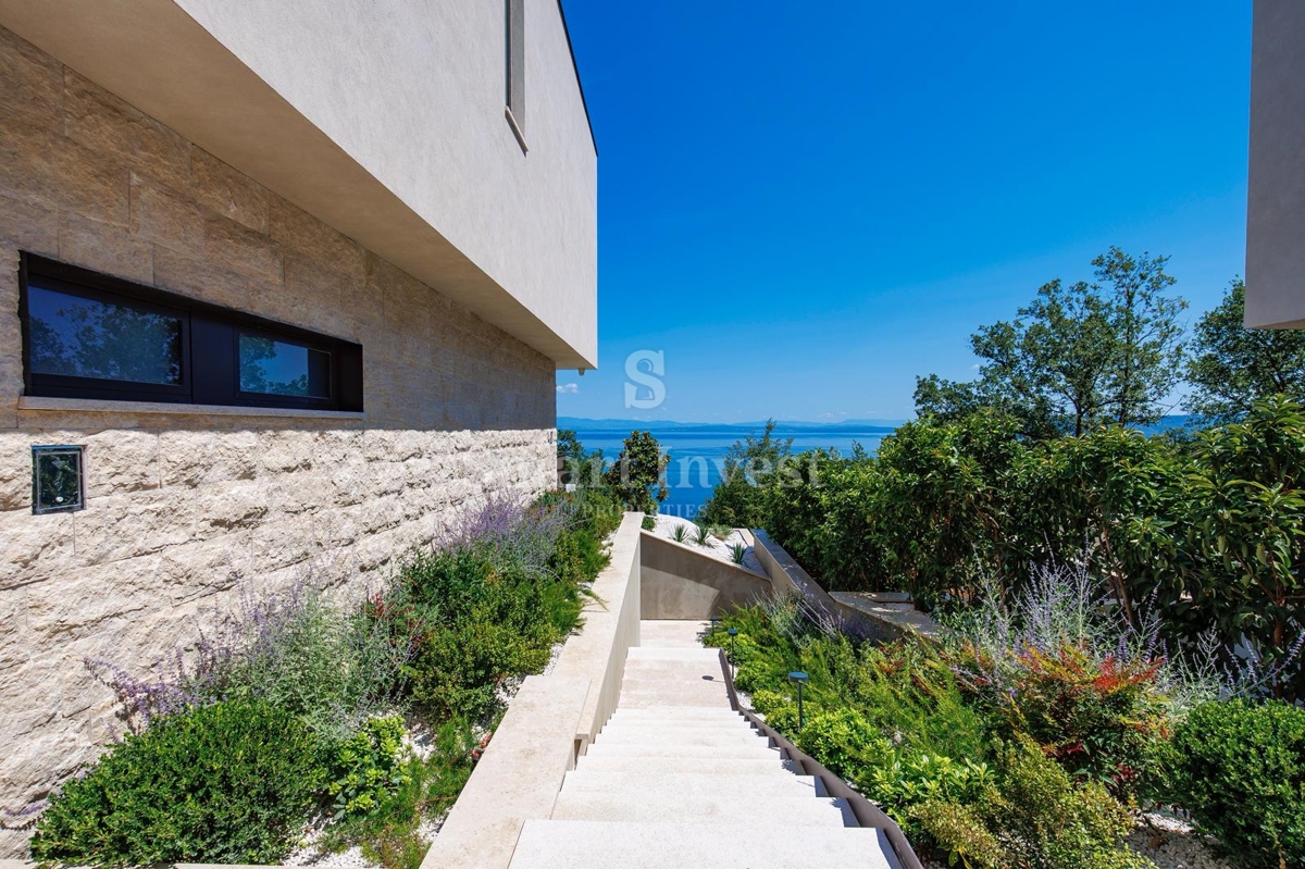 MOŠĆENICE, luksuzna vila z bazenom in panoramskim pogledom na morje