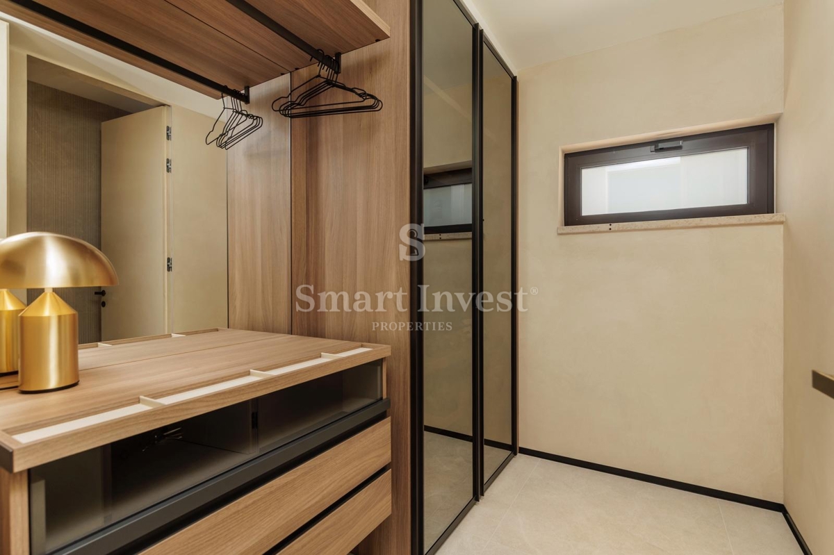 MOŠĆENICE, luksuzna vila z bazenom in panoramskim pogledom na morje