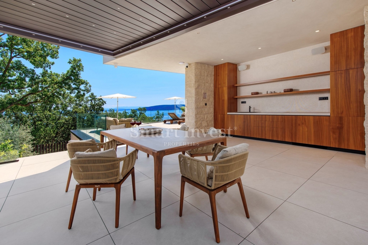 MOŠĆENICE, luksuzna vila z bazenom in panoramskim pogledom na morje