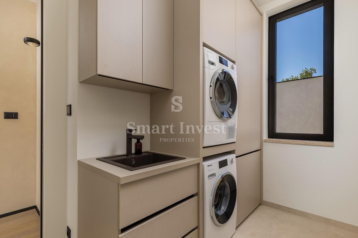 MOŠĆENICE, luksuzna vila z bazenom in panoramskim pogledom na morje