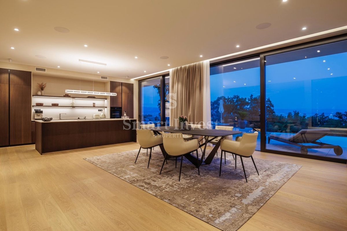 MOŠĆENICE, luksuzna vila z bazenom in panoramskim pogledom na morje